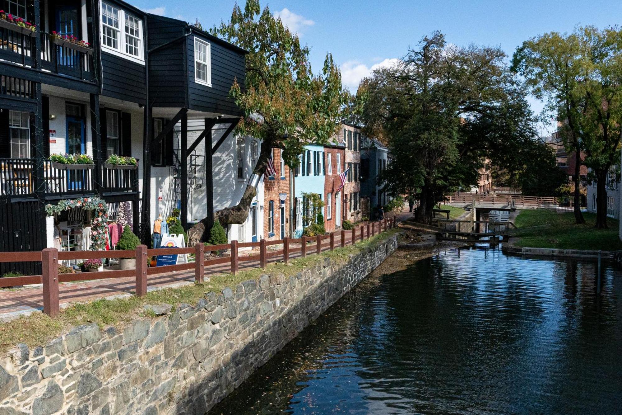 The Georgetown House 3*